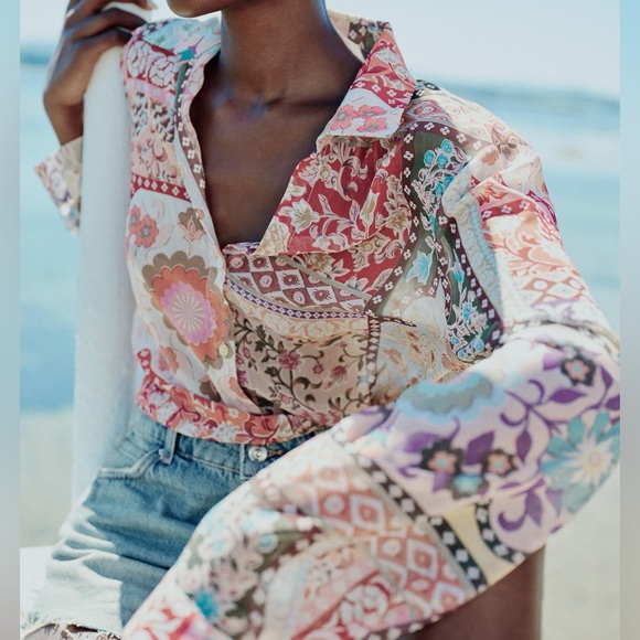 🆕 2025 ZARA PATCHWORK FLORAL BLOUSE - Picture 1 of 2
